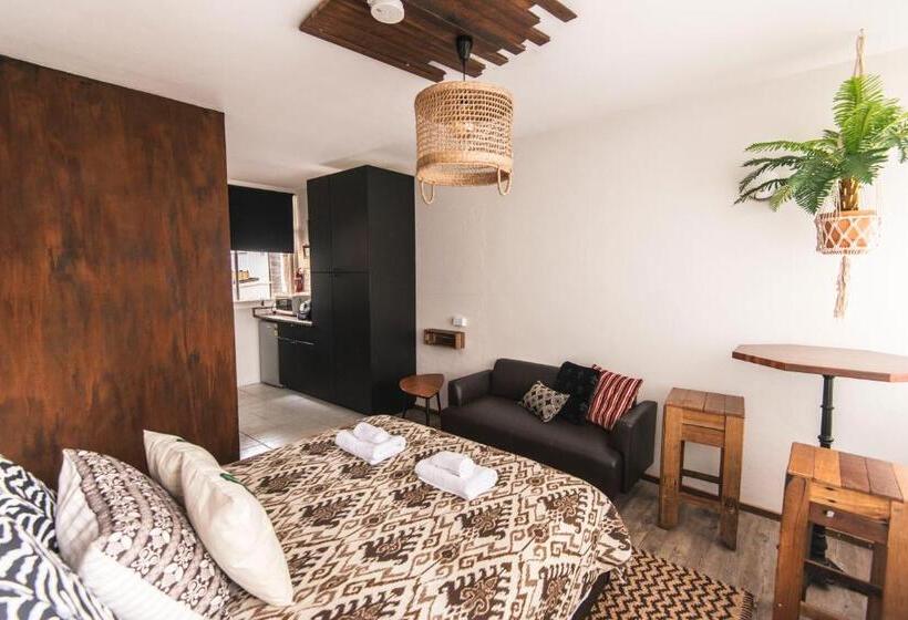 Manly Waves Studios & Apartments