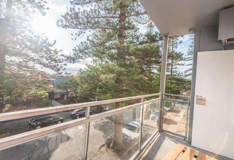 Manly Waves Studios & Apartments