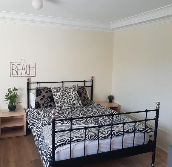 Manly Waves Studios & Apartments