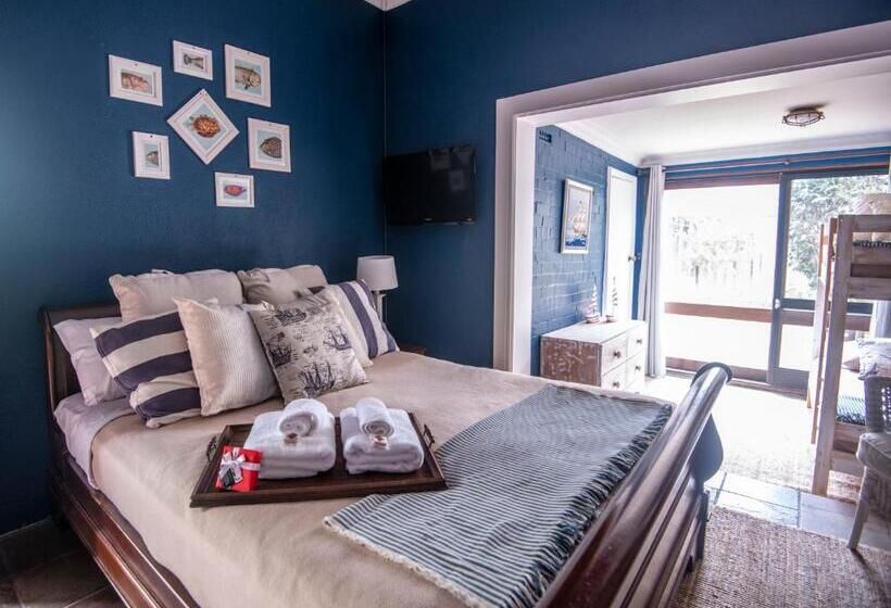 Manly Waves Studios & Apartments