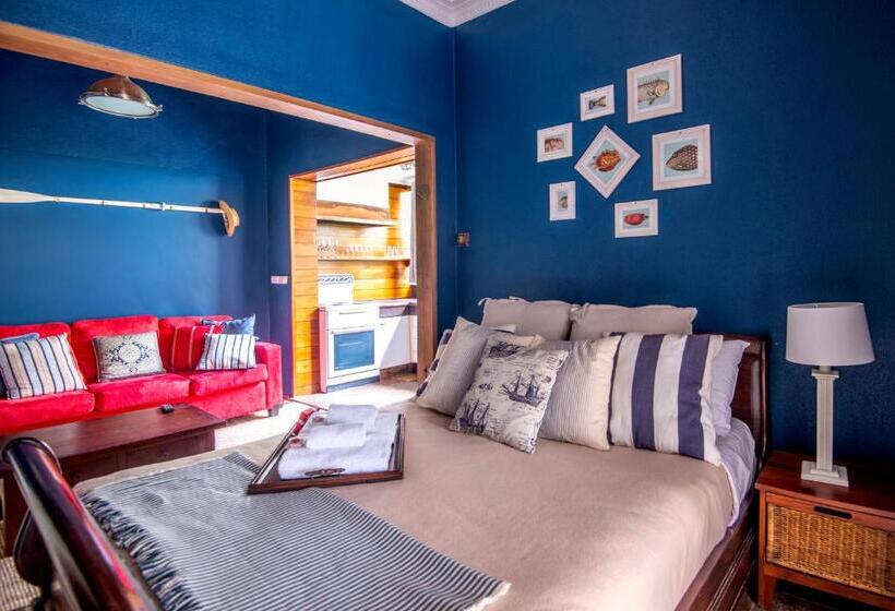 Manly Waves Studios & Apartments