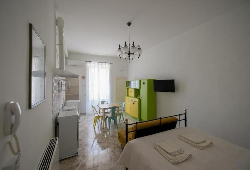 פנסיון Ai Cappuccini Guest House