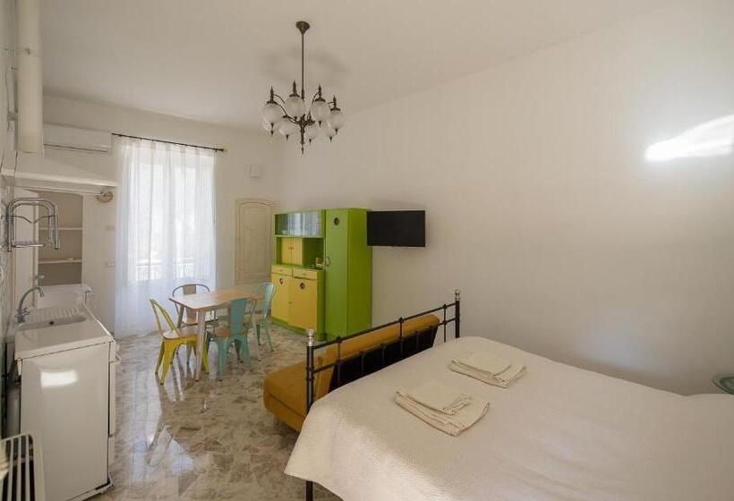 פנסיון Ai Cappuccini Guest House