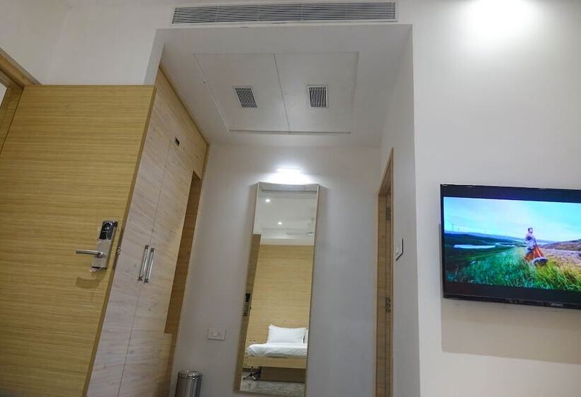 پانسیون Akash Villa Guest House