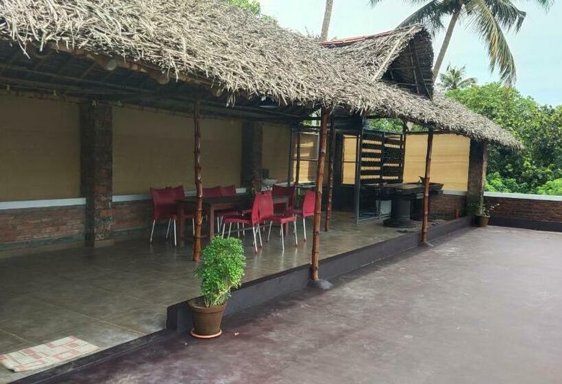 膳宿费 Ambadi S Villa