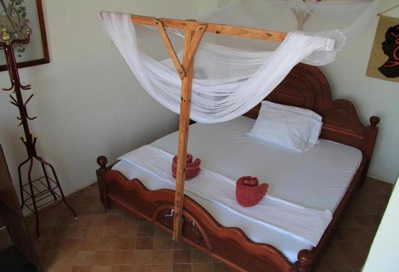 Пансион Homeland Swahili Lodge Nungwi Backpacker Apartments Budget