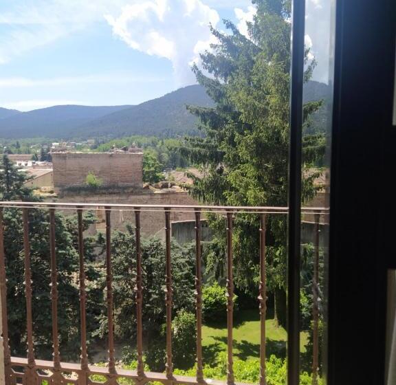 پانسیون Hostal La Cigueña