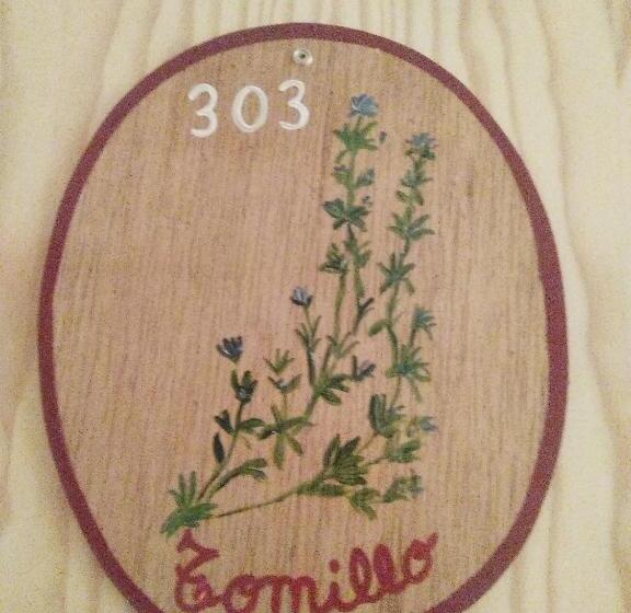 پانسیون Hostal La Cigueña