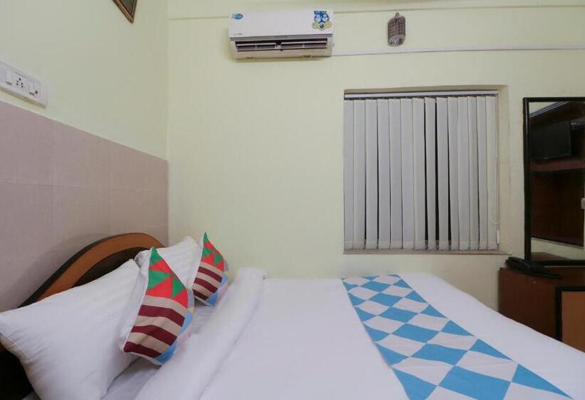 پانسیون Oyo Home 78050 Cozy Studio College Square