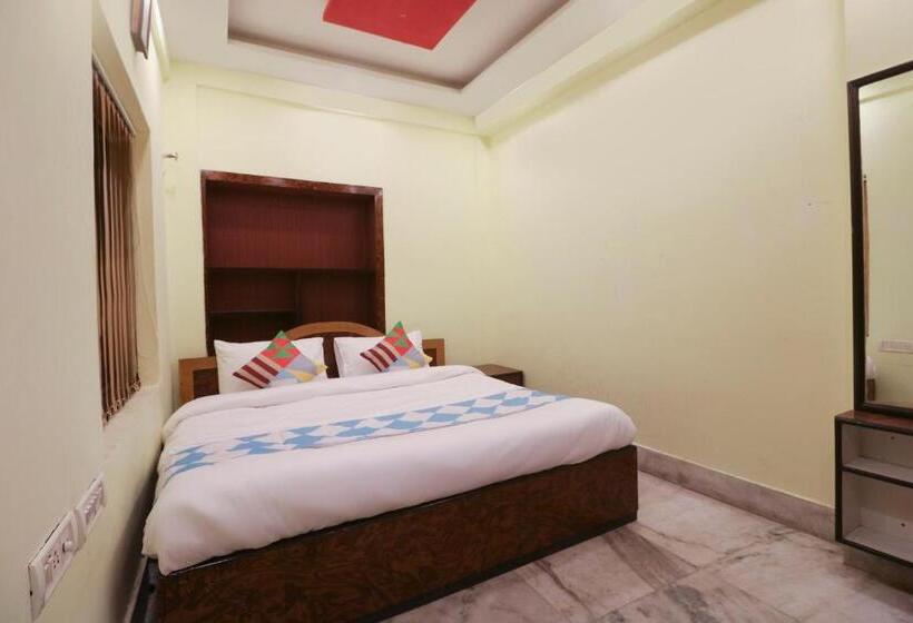 پانسیون Oyo Home 78050 Cozy Studio College Square