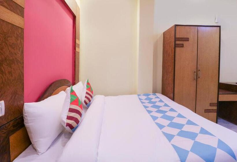 پانسیون Oyo Home 78050 Cozy Studio College Square