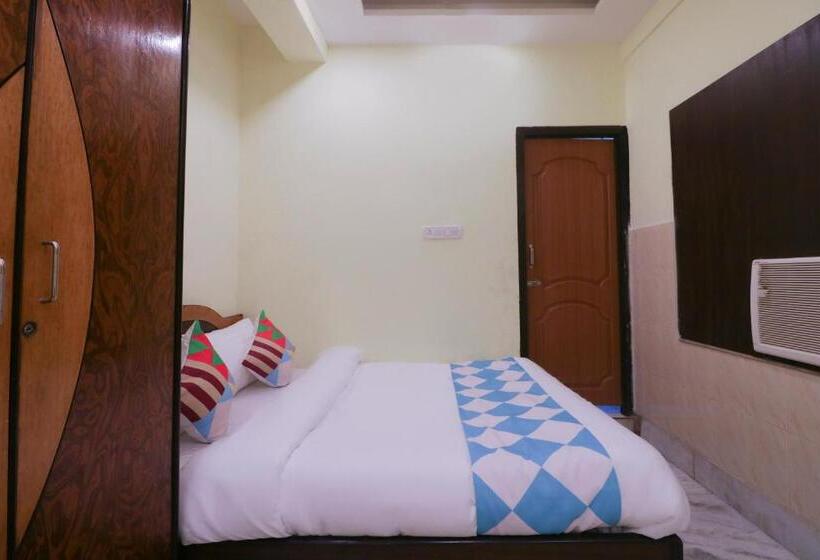 پانسیون Oyo Home 78050 Cozy Studio College Square