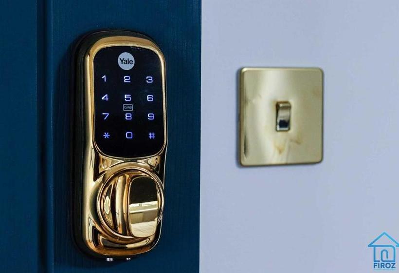 膳宿费 York Contractor House  Free Road Side Parking, Town Centre Location, Free Wifi & Netflix By Firoz Pr