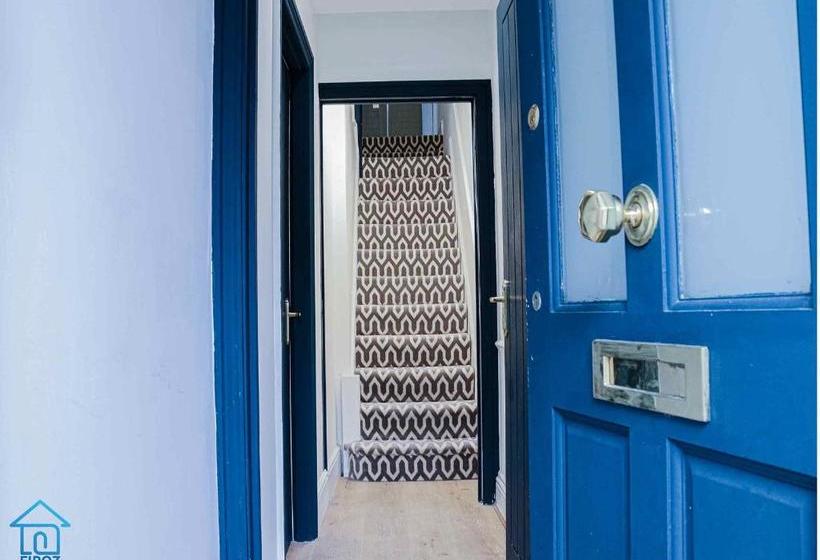 膳宿费 York Contractor House  Free Road Side Parking, Town Centre Location, Free Wifi & Netflix By Firoz Pr