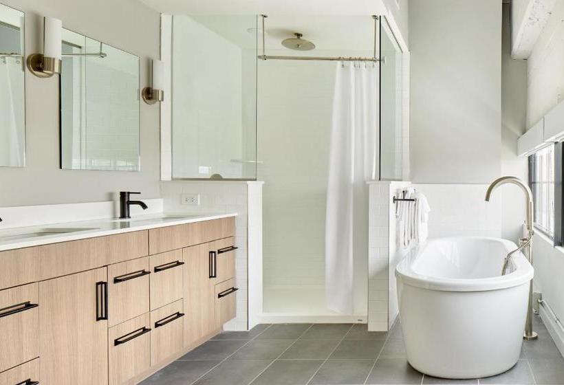 Sonder The Tidewater