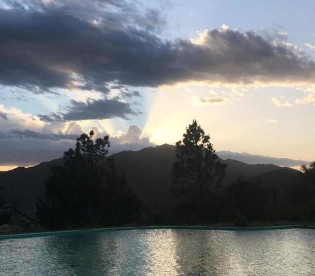 فندق صغير Posada El Antiguo Refugio Potrero De Los Funes