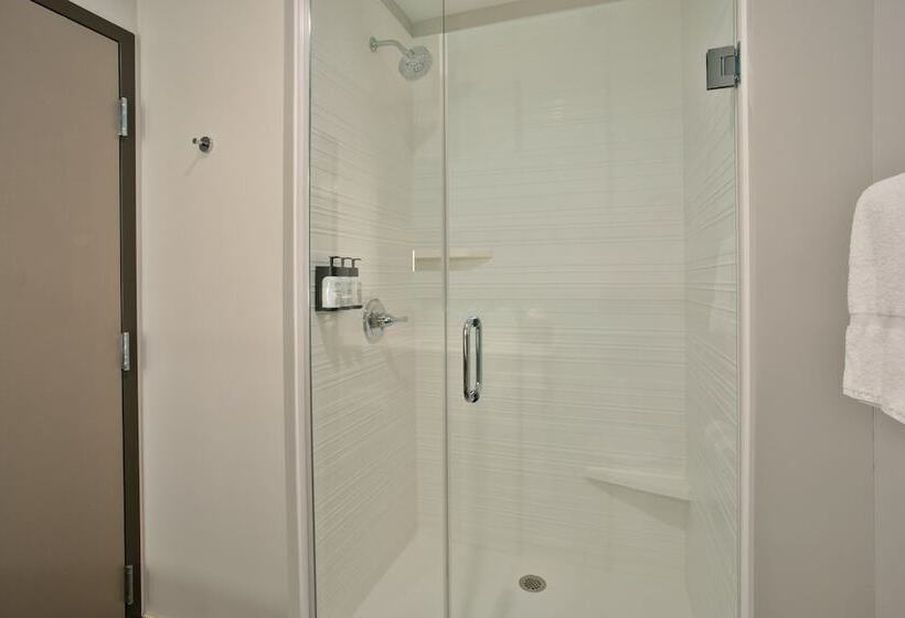 Avid Hotels   Detroit   Warren, An Ihg