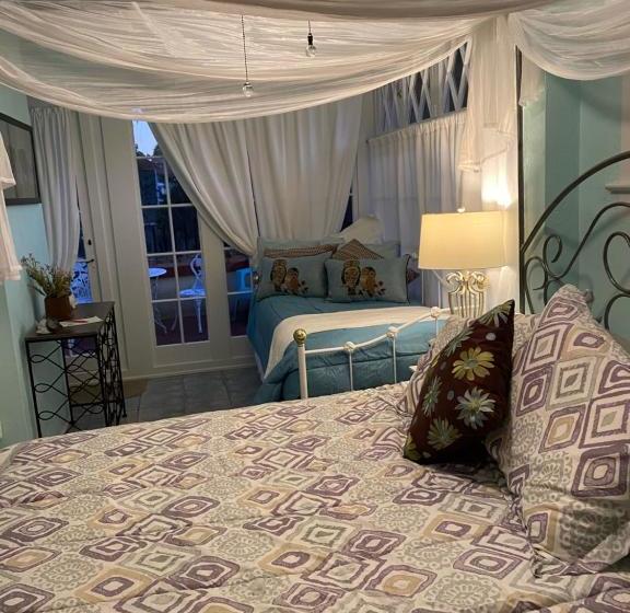 مبيت وإفطار Ms. Maggie's South Country Inn