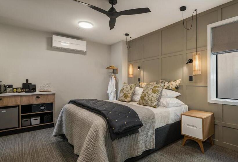 هتل 14th Lane Urban