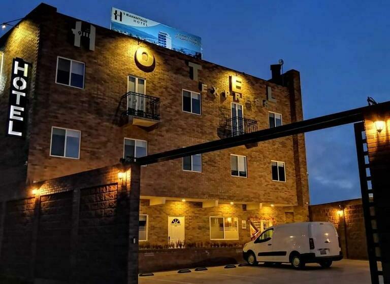 호텔 9 Manantiales Express