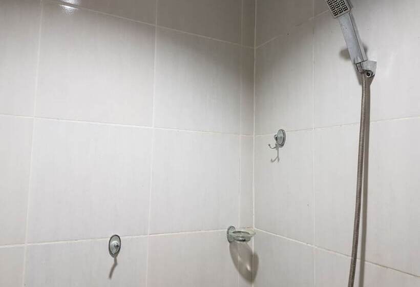 酒店 Bambi Gading Serpong