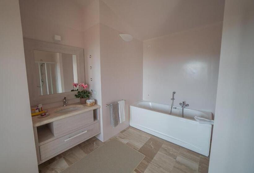 בית מלון כפרי Borgo Smeraldo