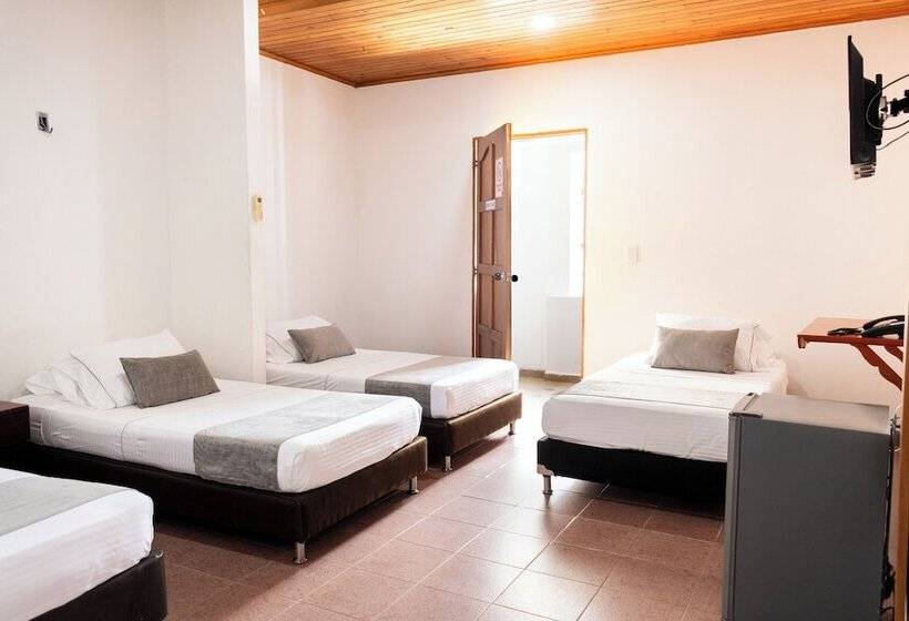 هتل Corozal Plaza