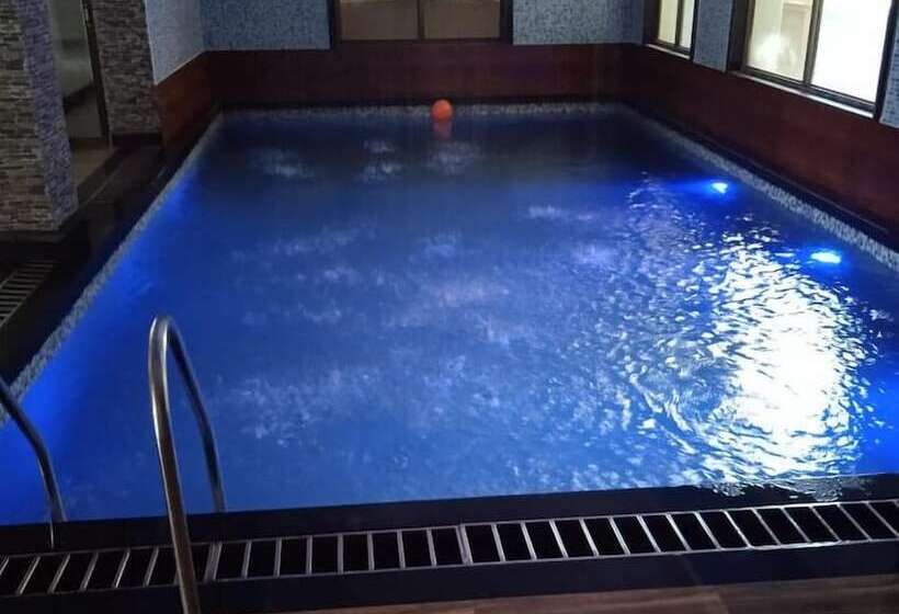 فندق Dayal International