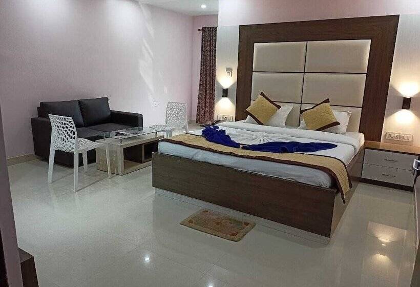 فندق Dayal International