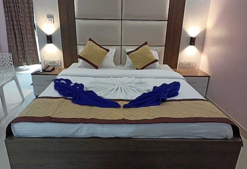 فندق Dayal International