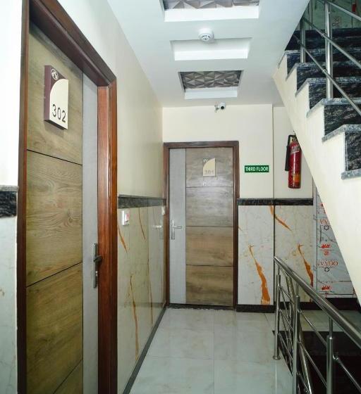 Отель Delhi Darshan Deluxe By Rsl Hospitality