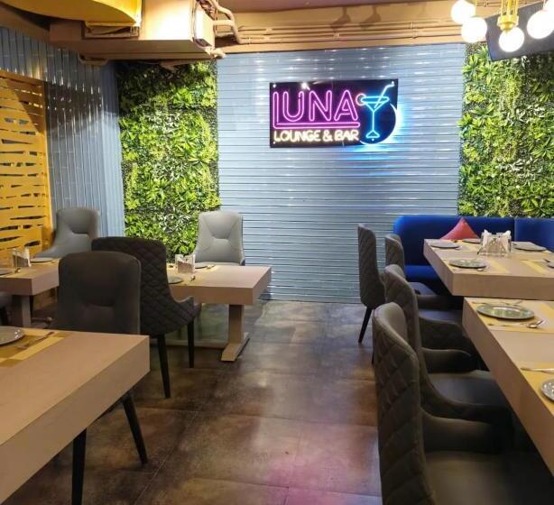 ホテル Gagan Suite