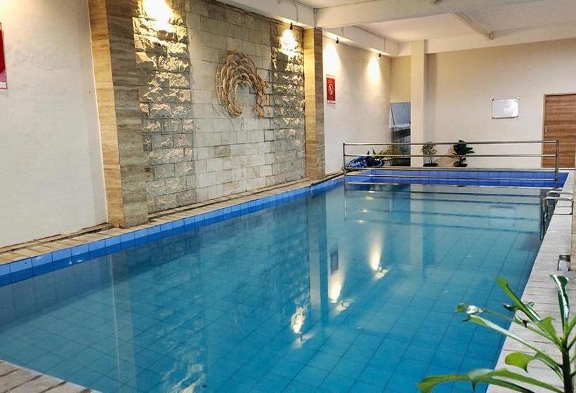 فندق Lynn  Mojokerto