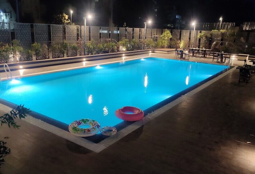 호텔 Manjeera Sarovar Premiere Rajahmundry