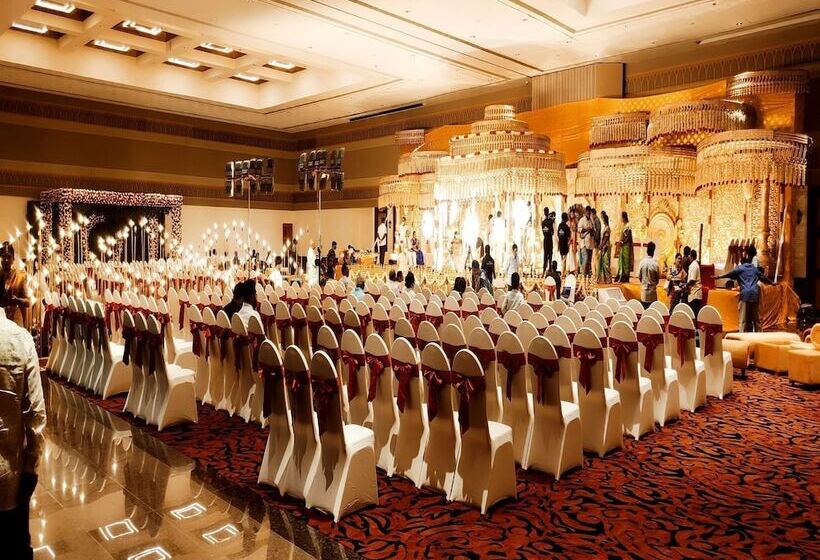 호텔 Manjeera Sarovar Premiere Rajahmundry