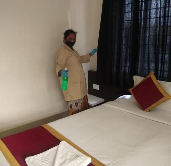 فندق Miles Inn