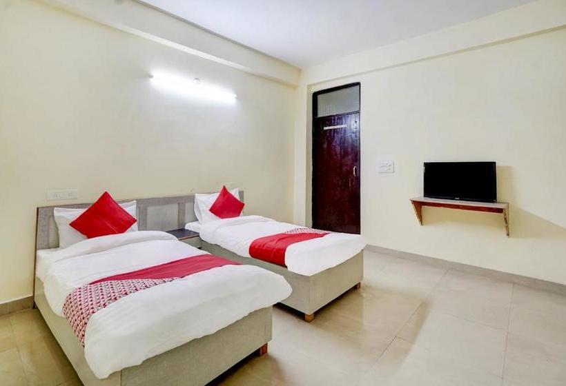 בית מלון כפרי Oyo 77767 Kaizen Inn