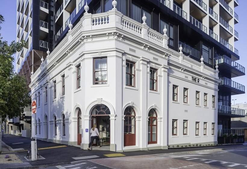 هتل Oaks R Suites Geelong