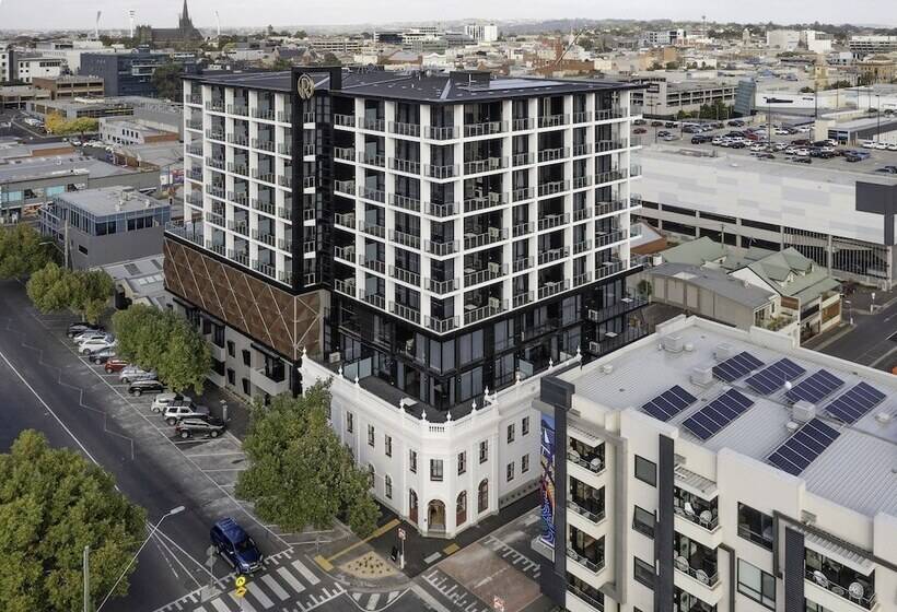 هتل Oaks R Suites Geelong