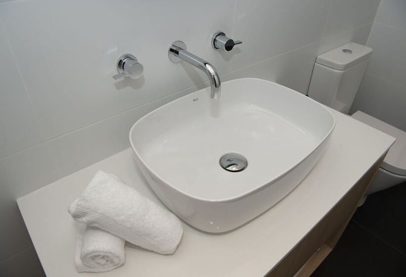 هتل Oaks R Suites Geelong