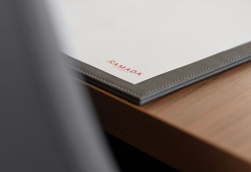 בית מלון כפרי Ramada By Wyndham Izmir Aliaga