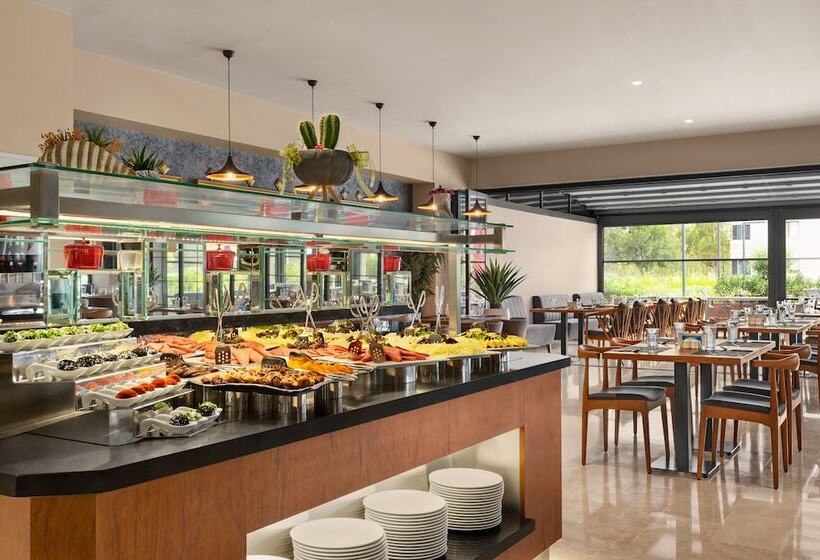 בית מלון כפרי Ramada By Wyndham Izmir Aliaga