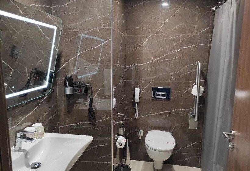 בית מלון כפרי Ramada By Wyndham Izmir Aliaga