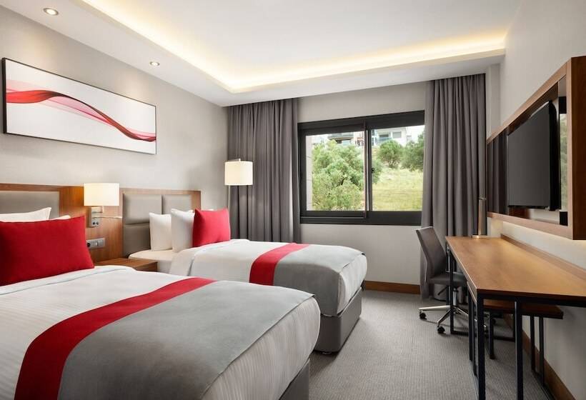 هتل Ramada By Wyndham Izmir Aliaga