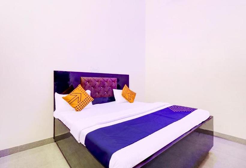 בית מלון כפרי Spot On 76978  Moon