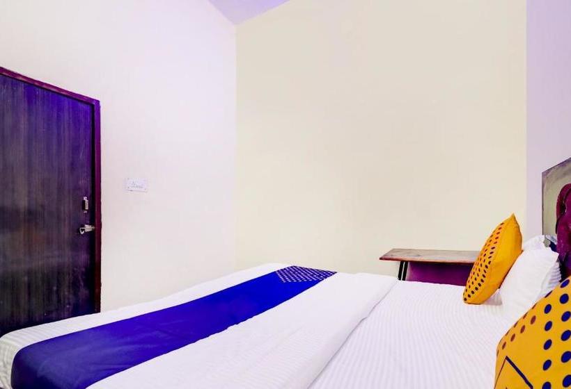 בית מלון כפרי Spot On 76978  Moon