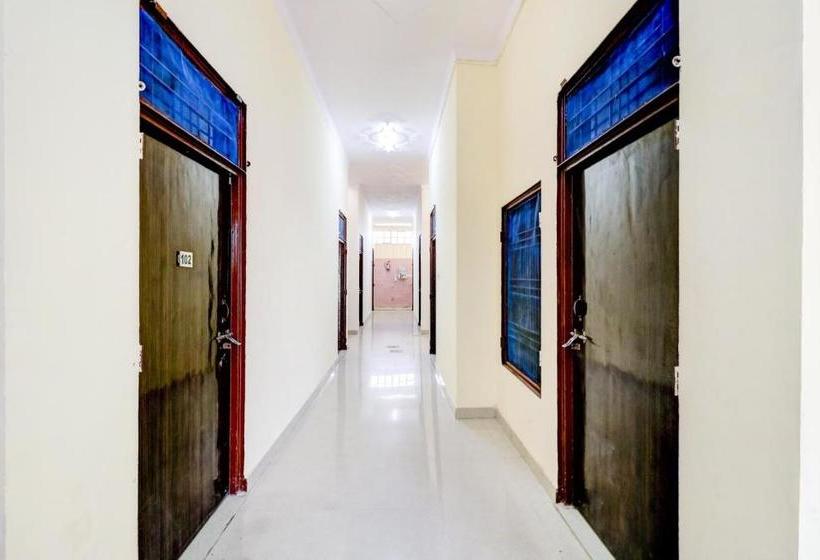 בית מלון כפרי Spot On 76978  Moon