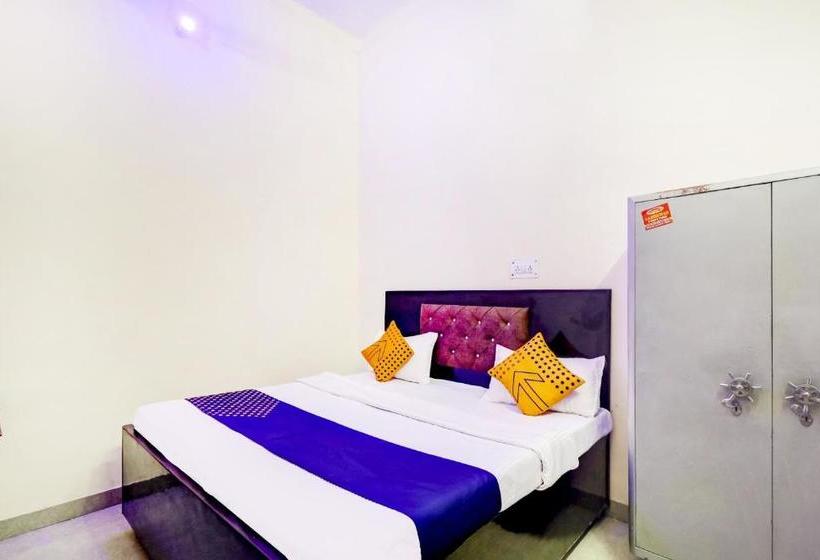 בית מלון כפרי Spot On 76978  Moon