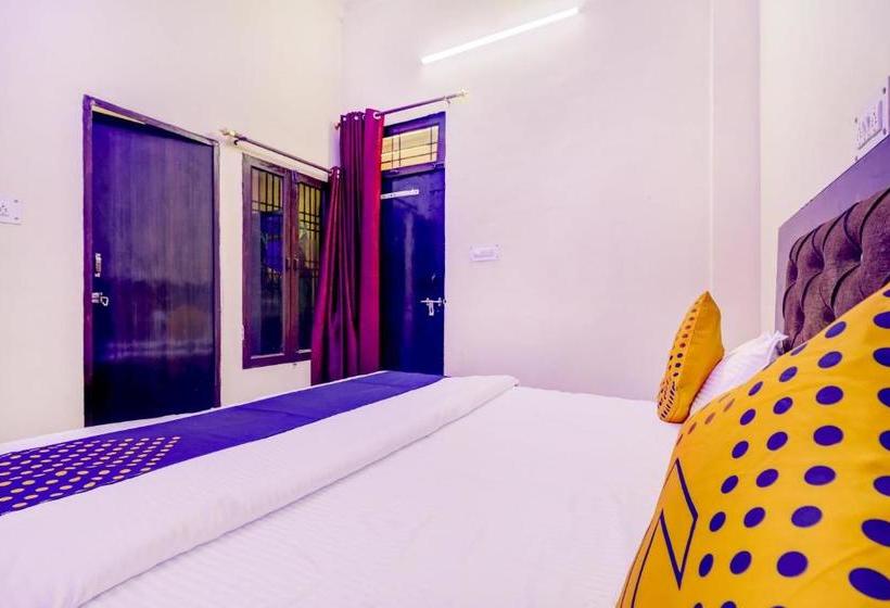 בית מלון כפרי Spot On 76978  Moon