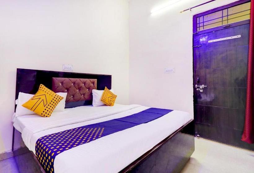 בית מלון כפרי Spot On 76978  Moon